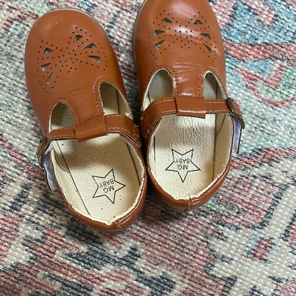 Brown Mary Jane Toddler Girl Dress Shoes - Picture 4 of 5